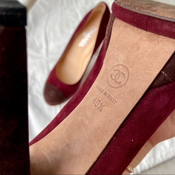🎁🥂HP🥂🎁 Chanel Burgundy Suede Cap Toe Heels - Picture 8 of 12